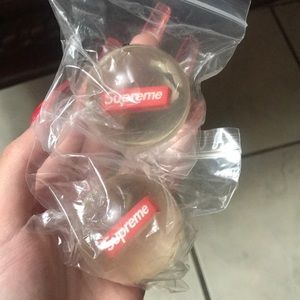 2 supreme bouncy balls